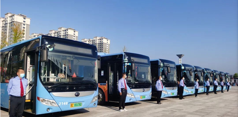 9月21日，我市在陽泉綜合客運樞紐廣場啟動綠色出行宣傳月和公交出行宣傳周活動。